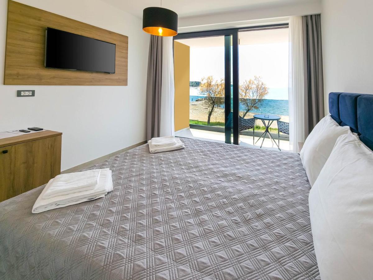 Maresole Beachfront Residence Porec Exterior photo