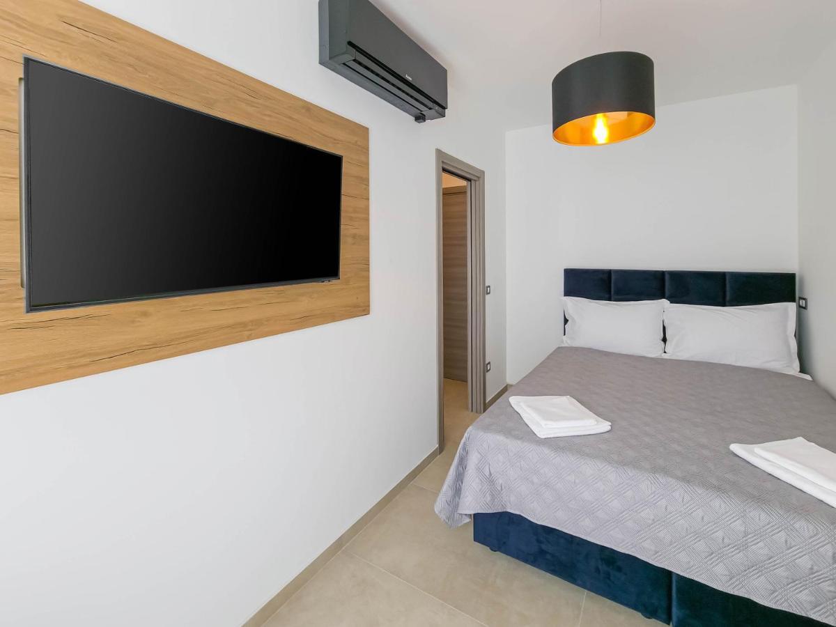 Maresole Beachfront Residence Porec Exterior photo